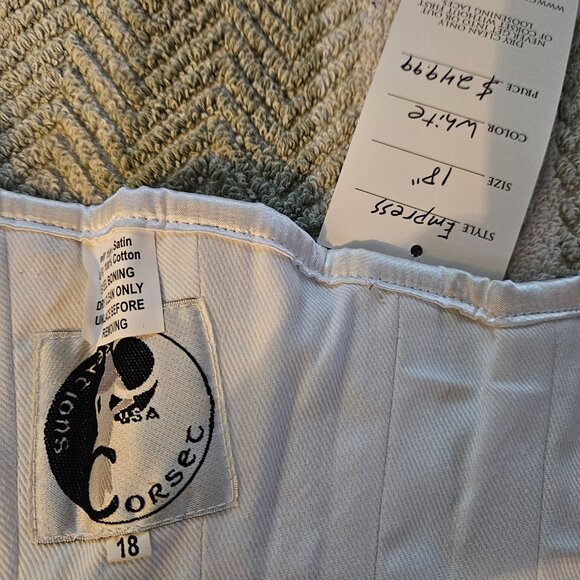 *SALE!* NWT White Bridal XXS 18" Tight Lacing Corset - Picture 5 of 15